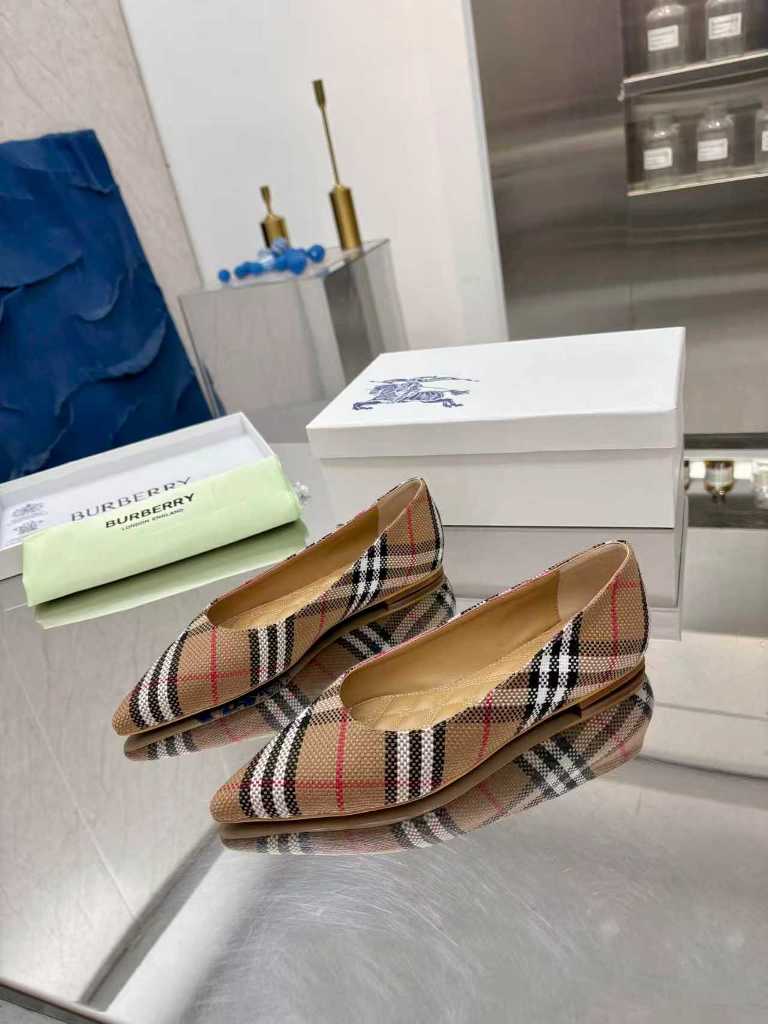 Burberry Shoes(w)-003