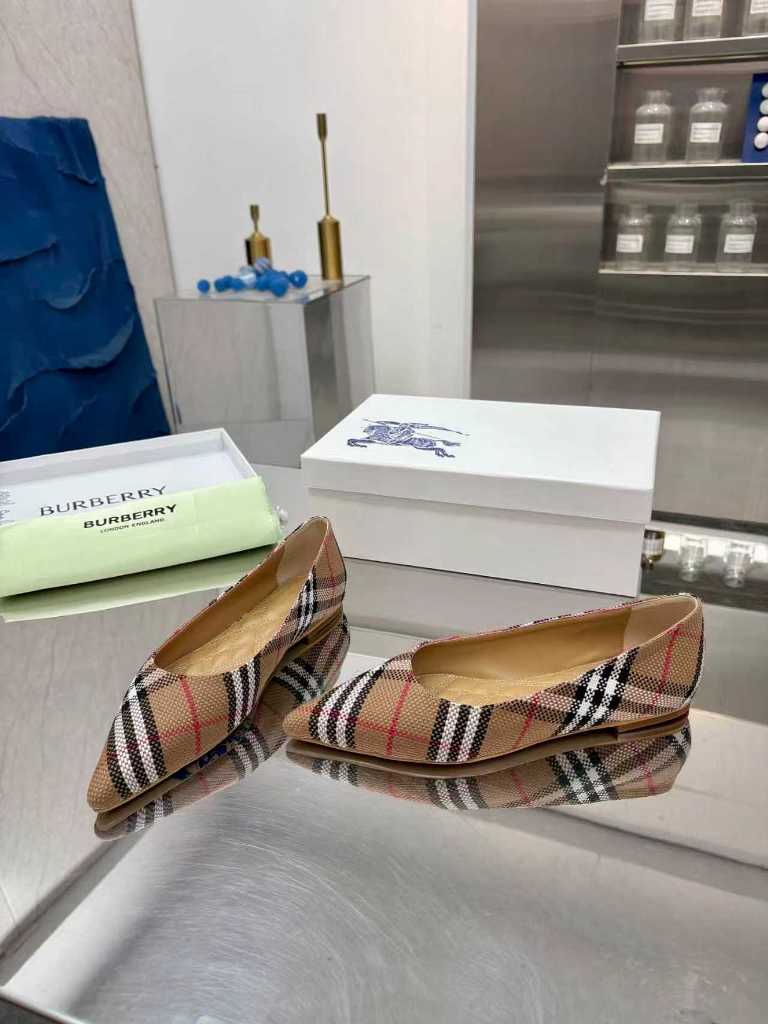 Burberry Shoes(w)-003