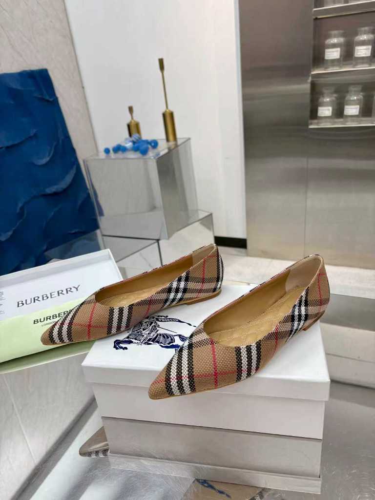 Burberry Shoes(w)-003