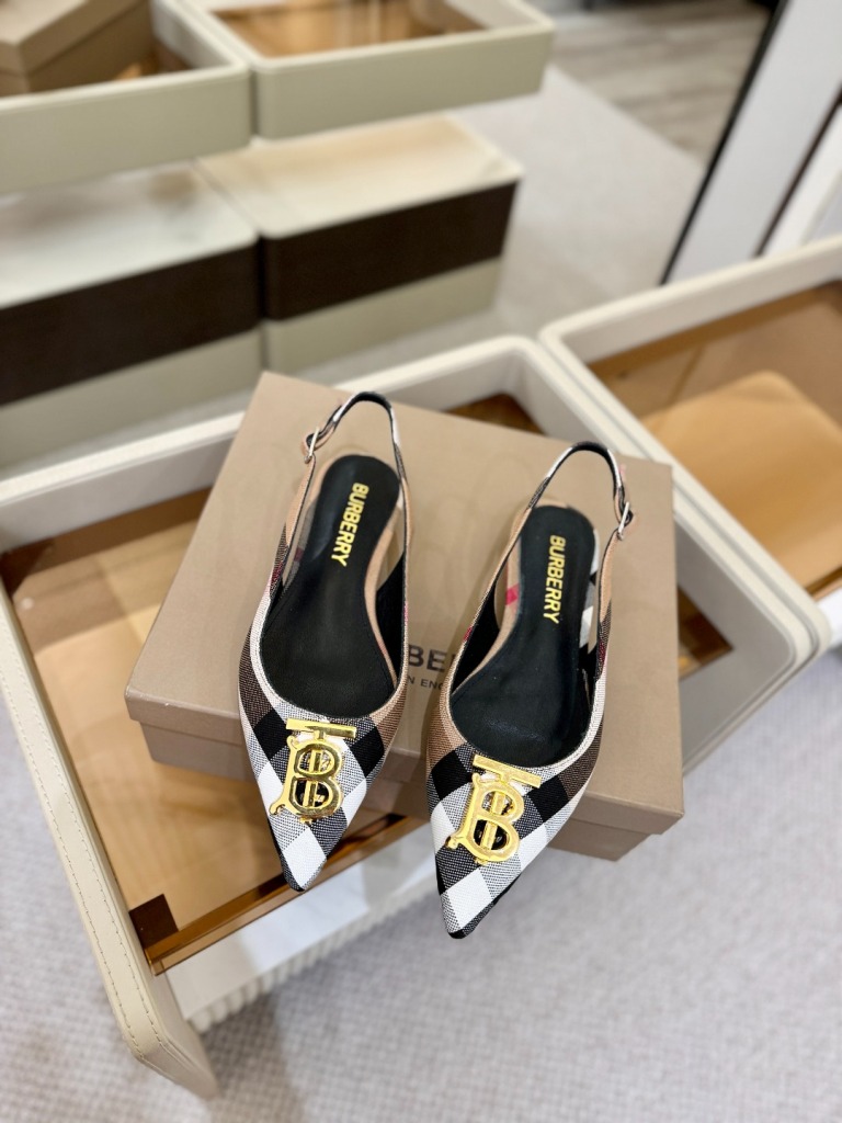 Burberry Sandals(w)-004