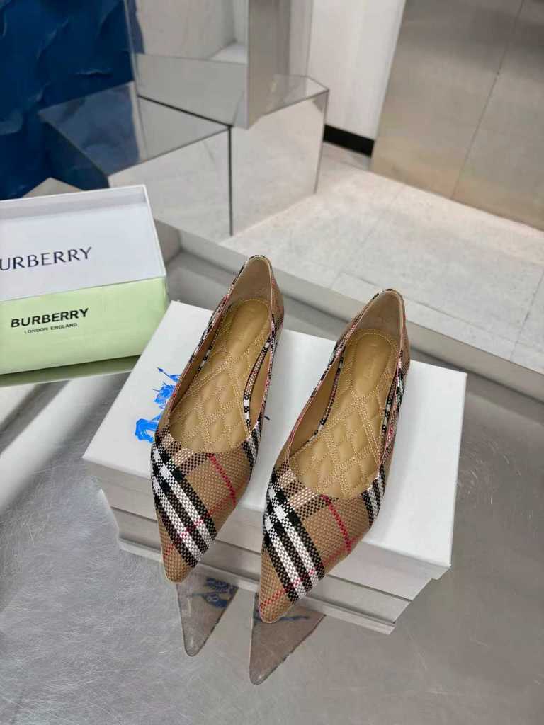 Burberry Shoes(w)-003