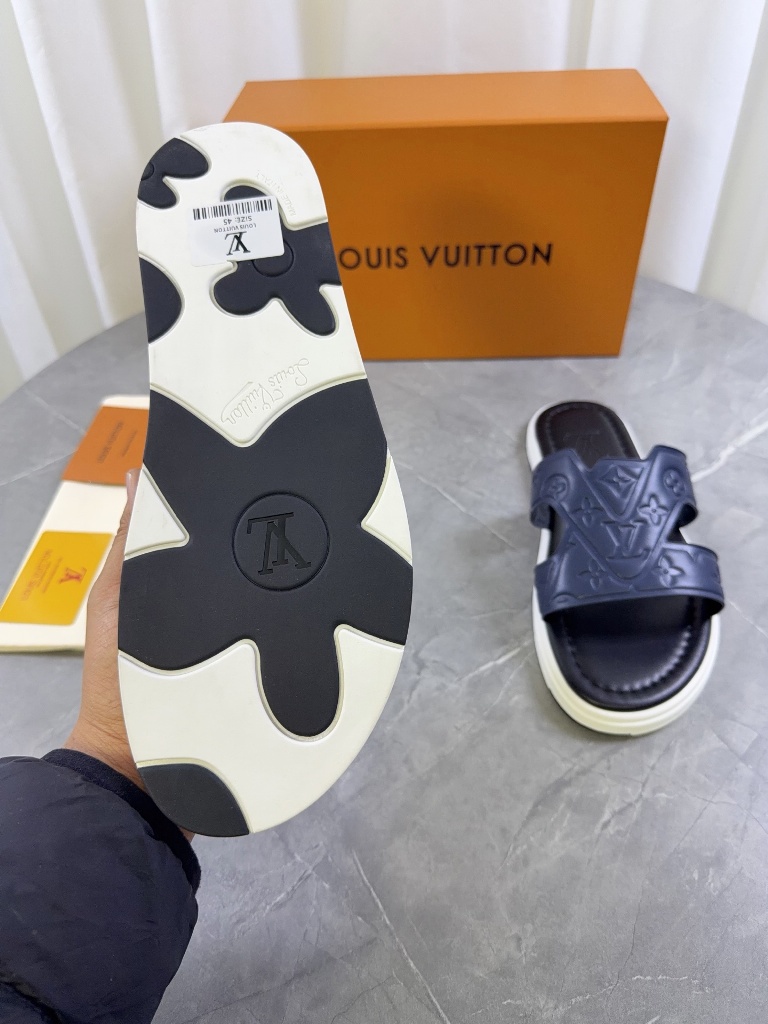 LV Slippers-008