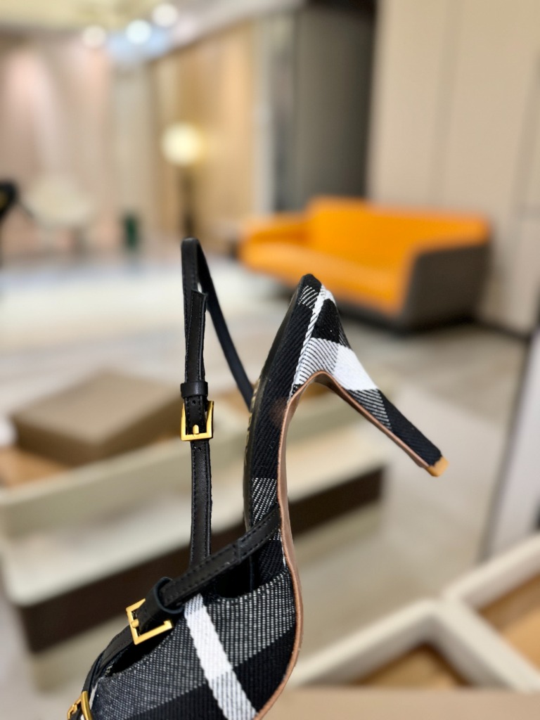 Burberry High Heeled Sandals(w)-012