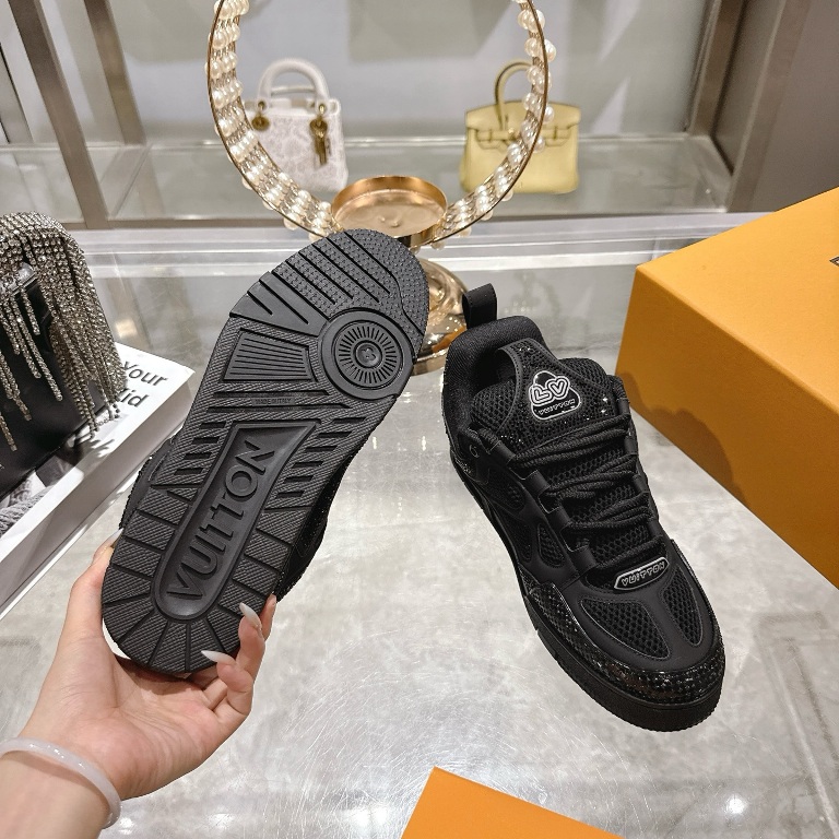 LV Couple Shoes-015