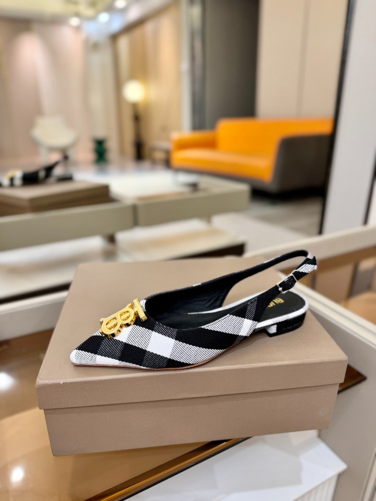 Burberry Sandals(w)-003
