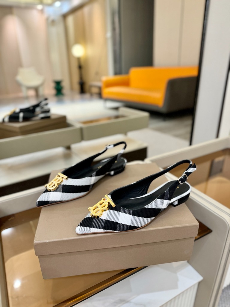 Burberry Sandals(w)-003