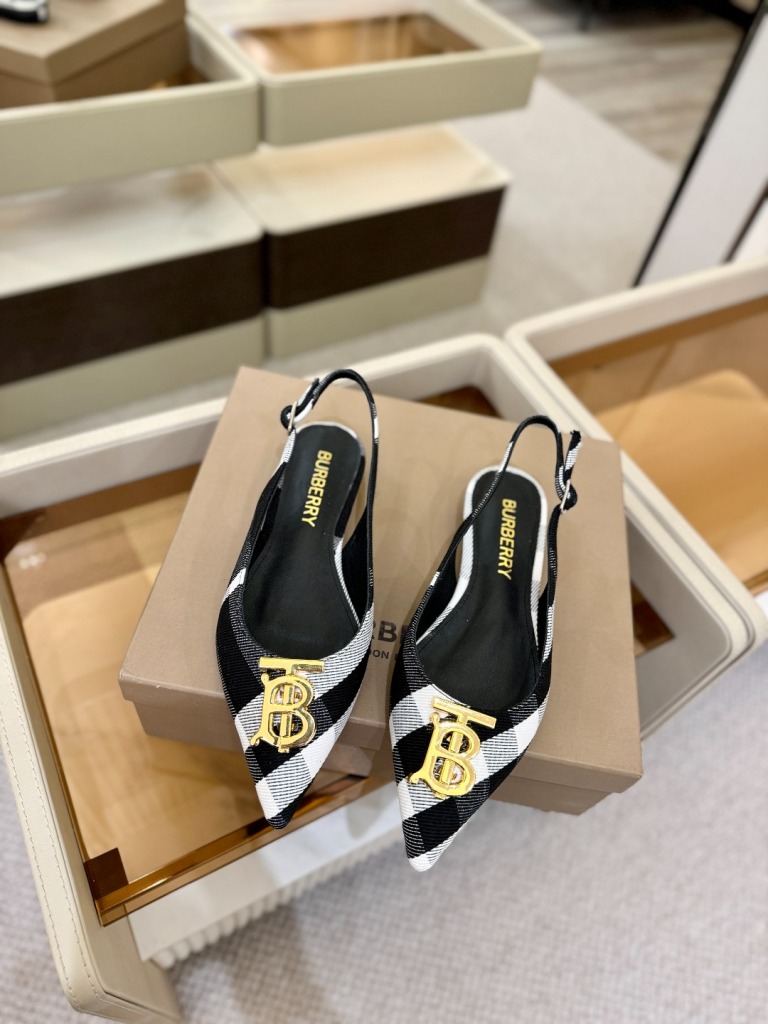Burberry Sandals(w)-003