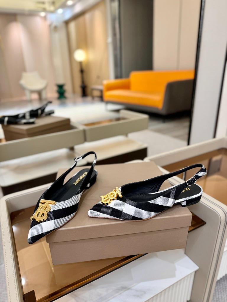 Burberry Sandals(w)-003