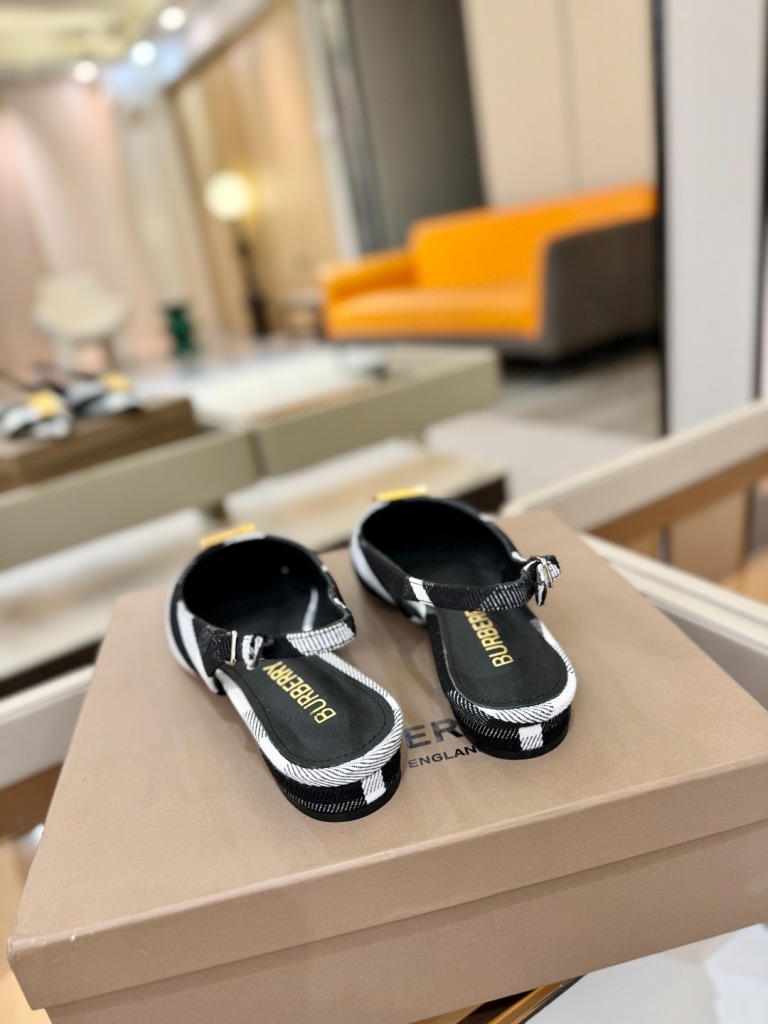 Burberry Sandals(w)-003