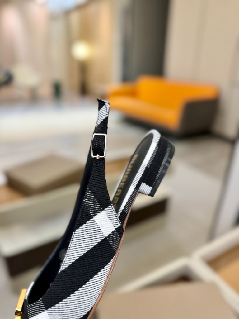 Burberry Sandals(w)-003