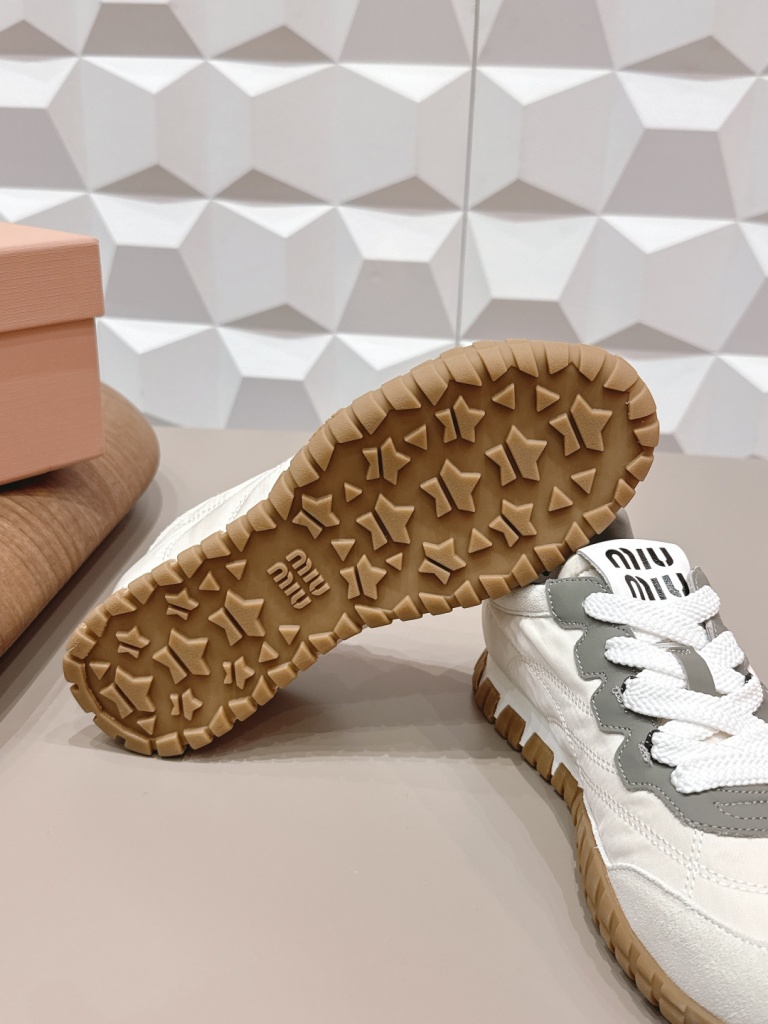 MiuMiu Shoes(w)-009