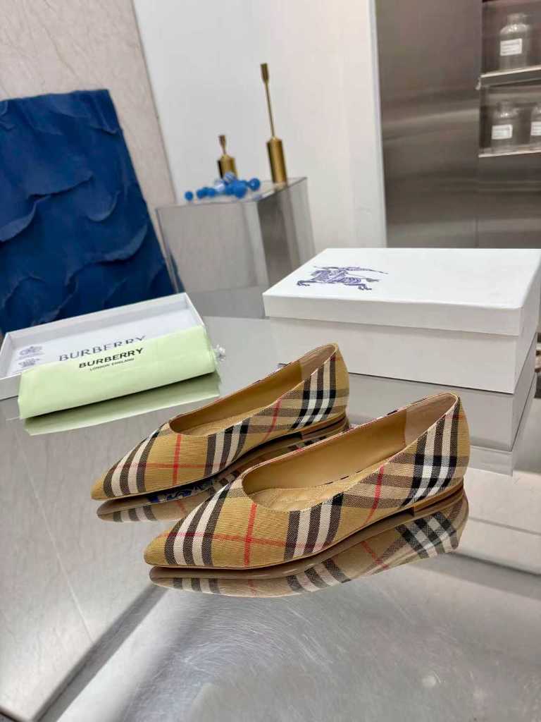 Burberry Shoes(w)-001