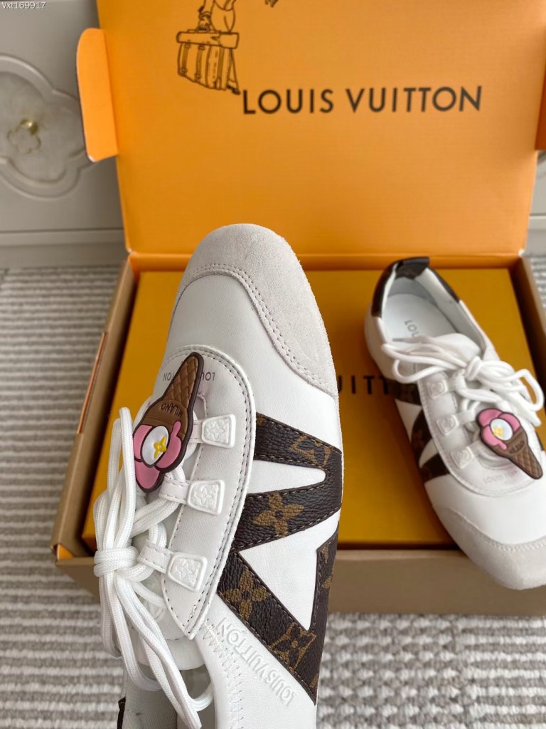 LV Couple Shoes-023
