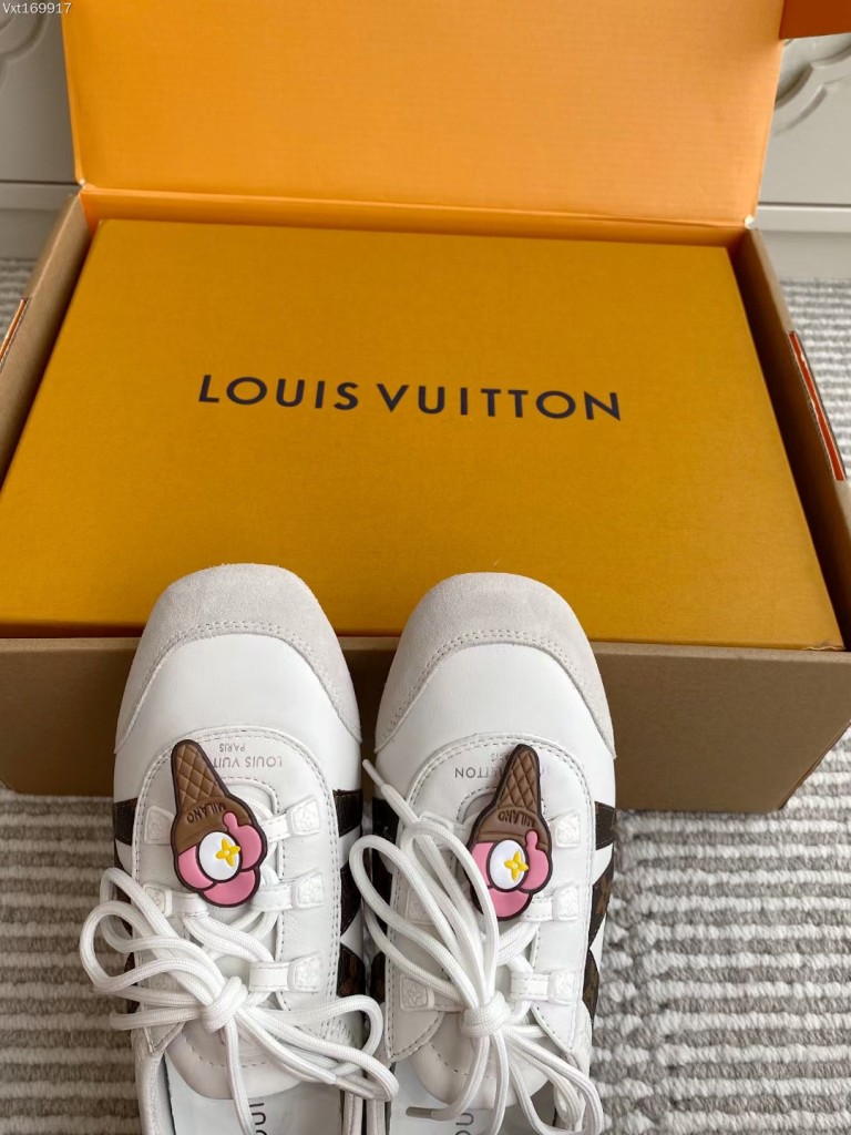 LV Couple Shoes-023
