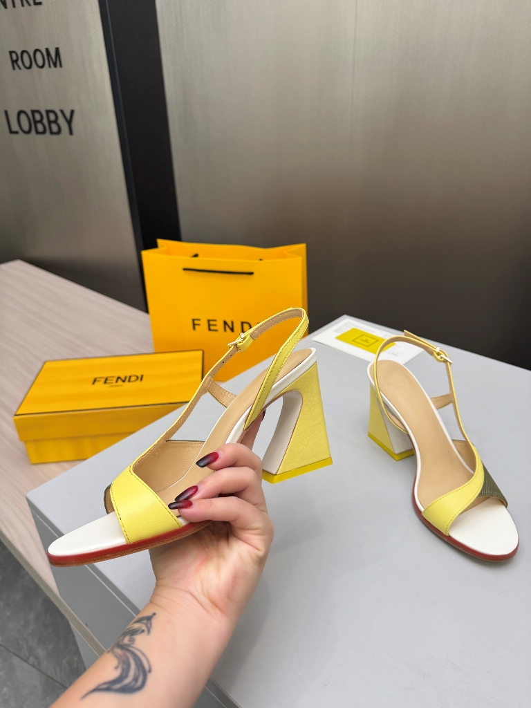 Fendi High Heeled Sandals(w)-003