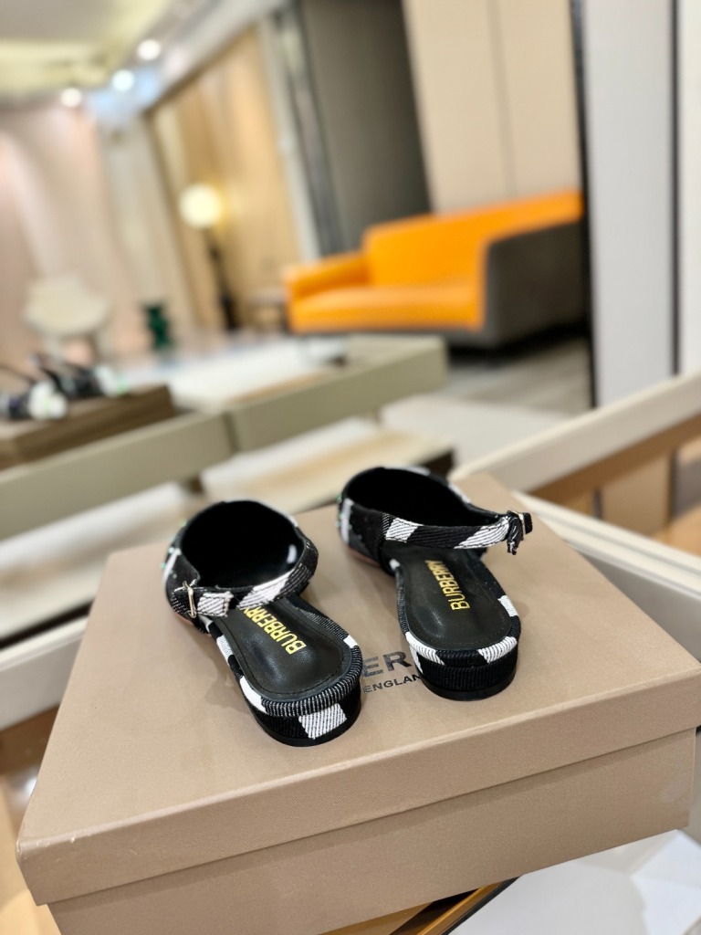 Burberry Sandals(w)-002