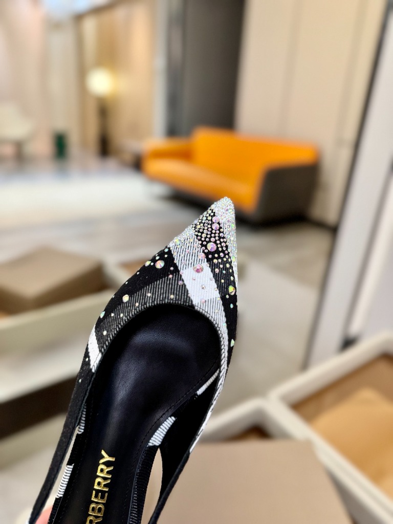 Burberry Sandals(w)-002