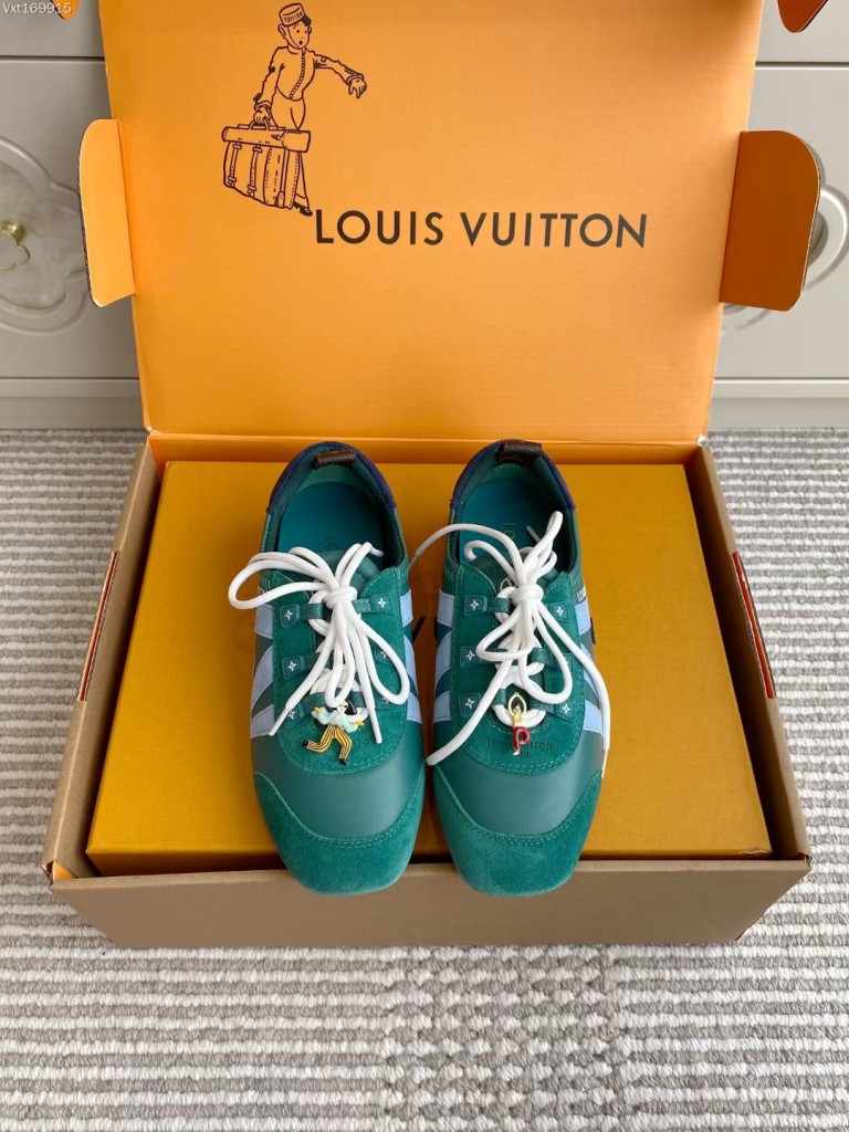 LV Couple Shoes-022