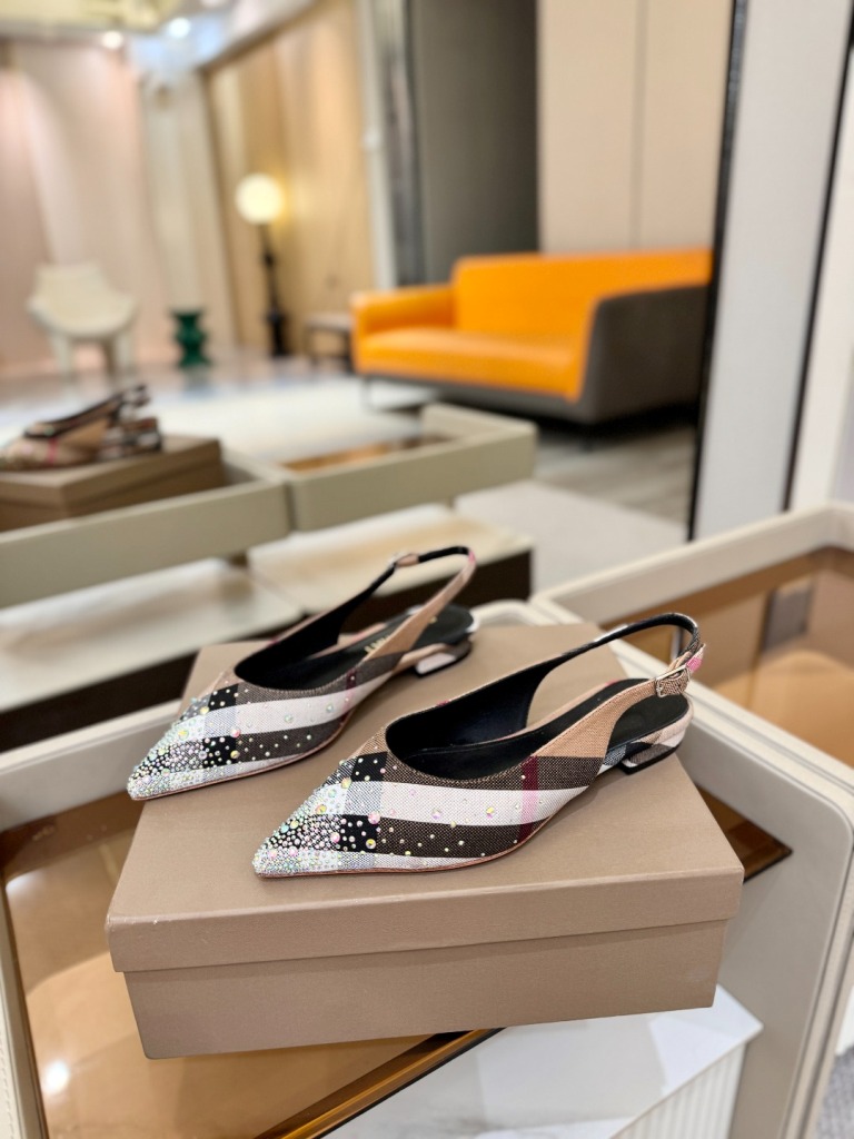 Burberry Sandals(w)-001