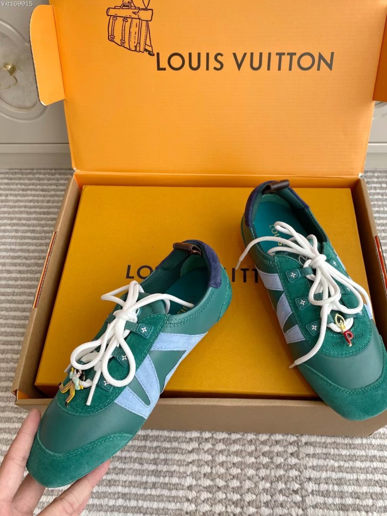 LV Couple Shoes-022