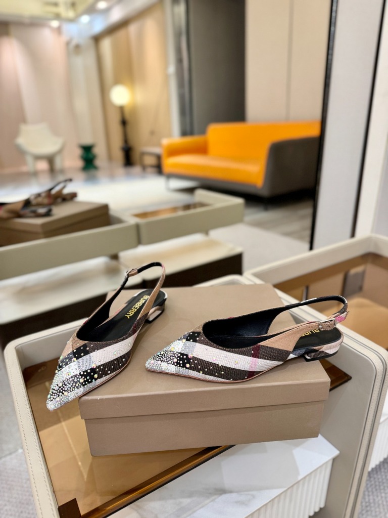 Burberry Sandals(w)-001