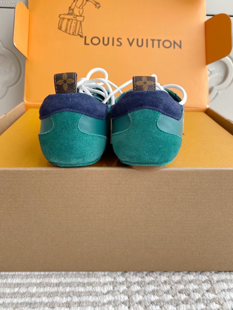 LV Couple Shoes-022