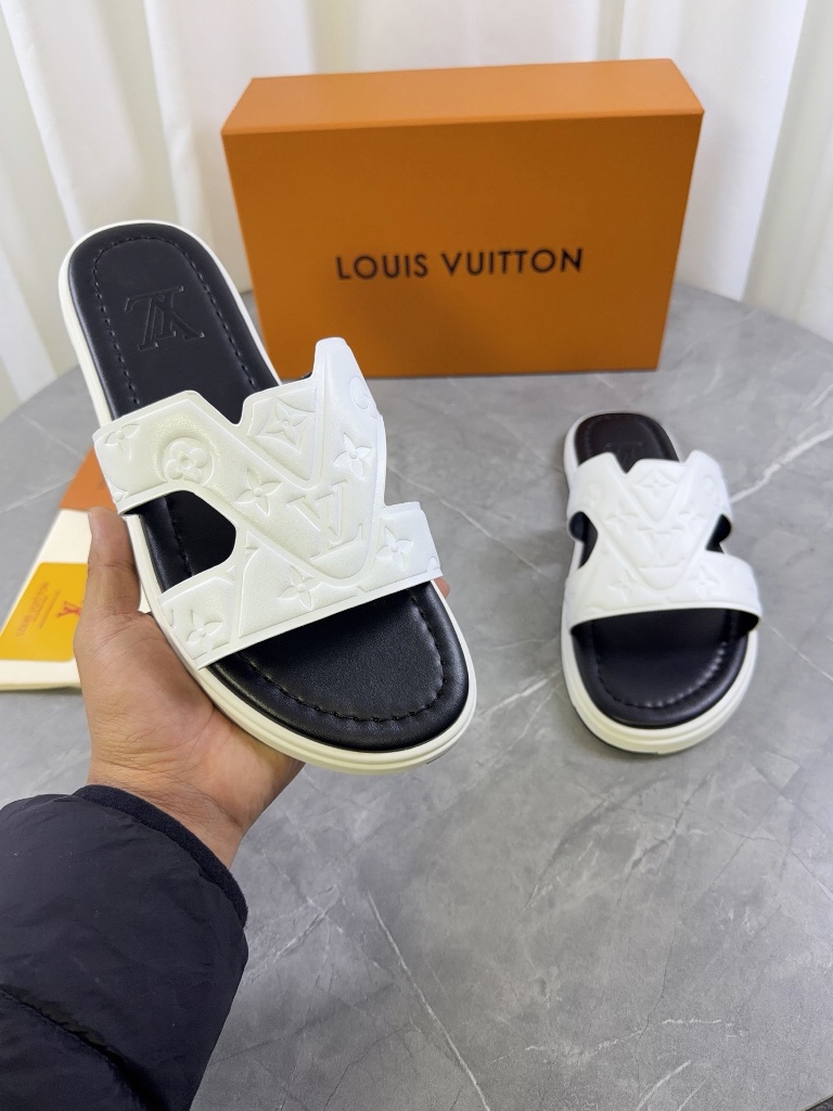 LV Slippers-005