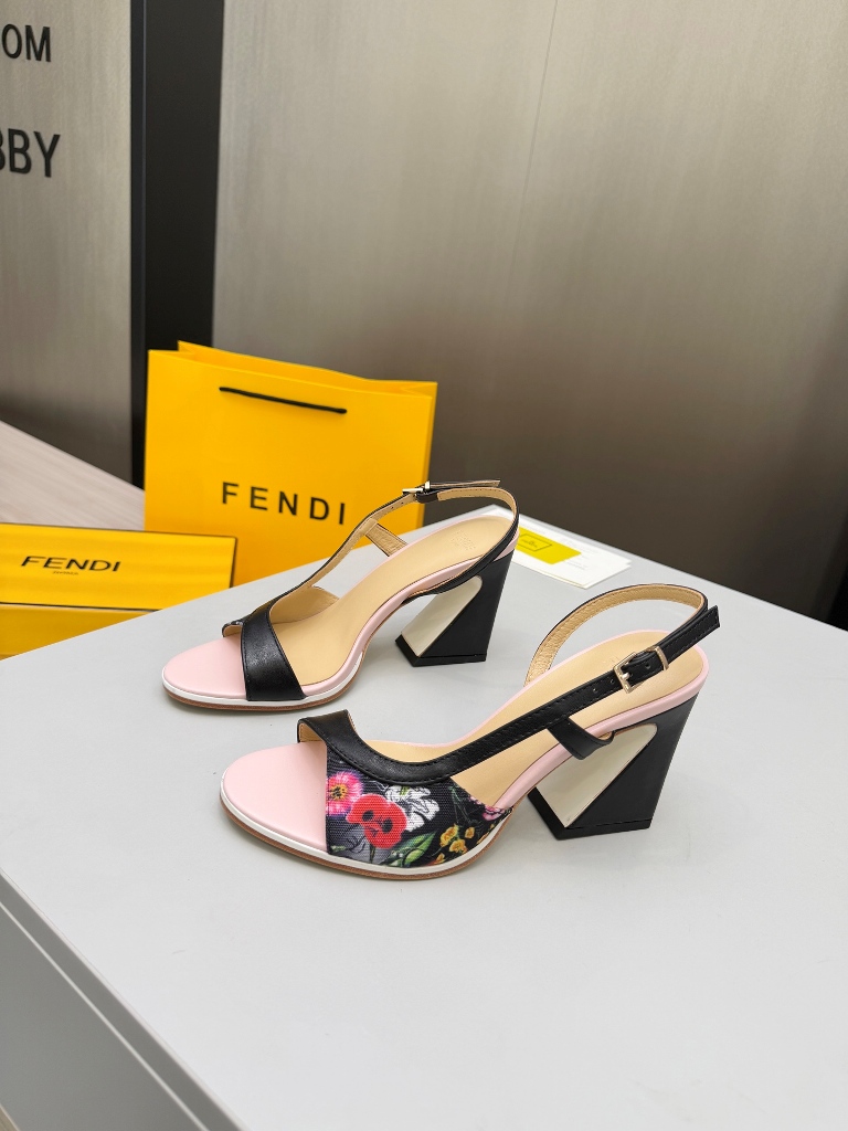 Fendi High Heeled Sandals(w)-001
