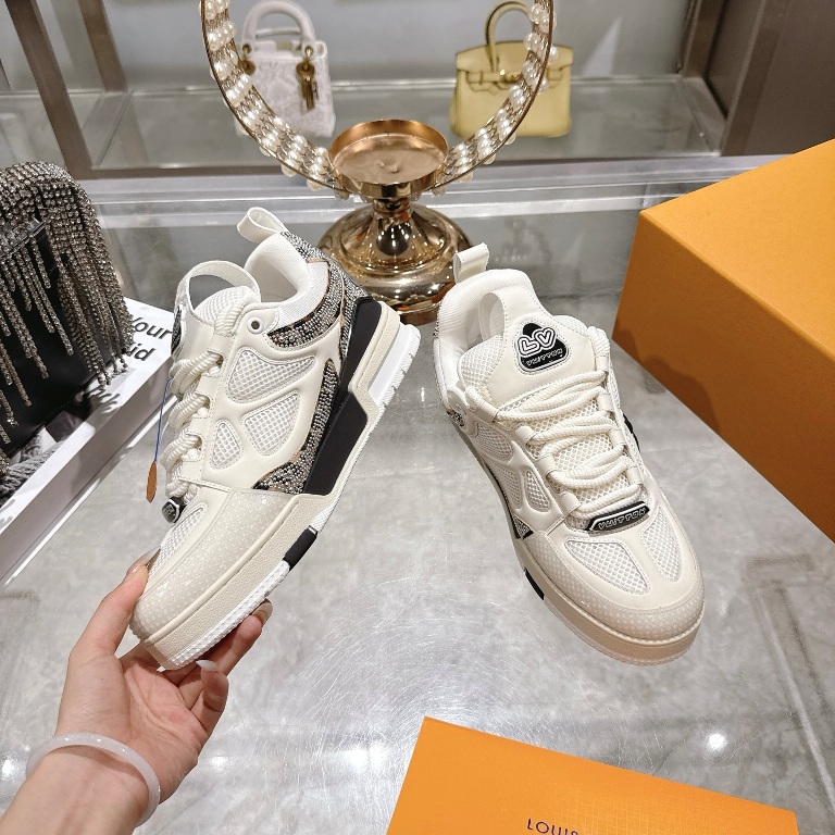 LV Couple Shoes-011