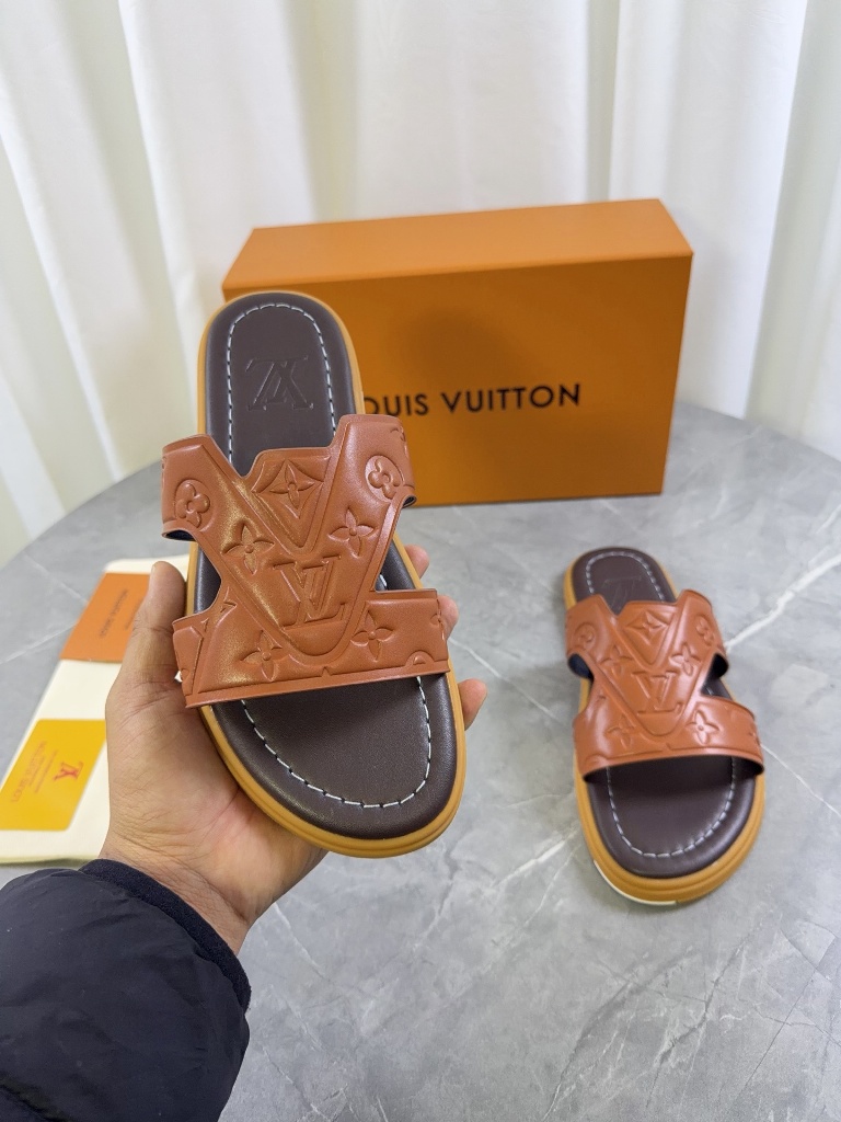 LV Slippers-004