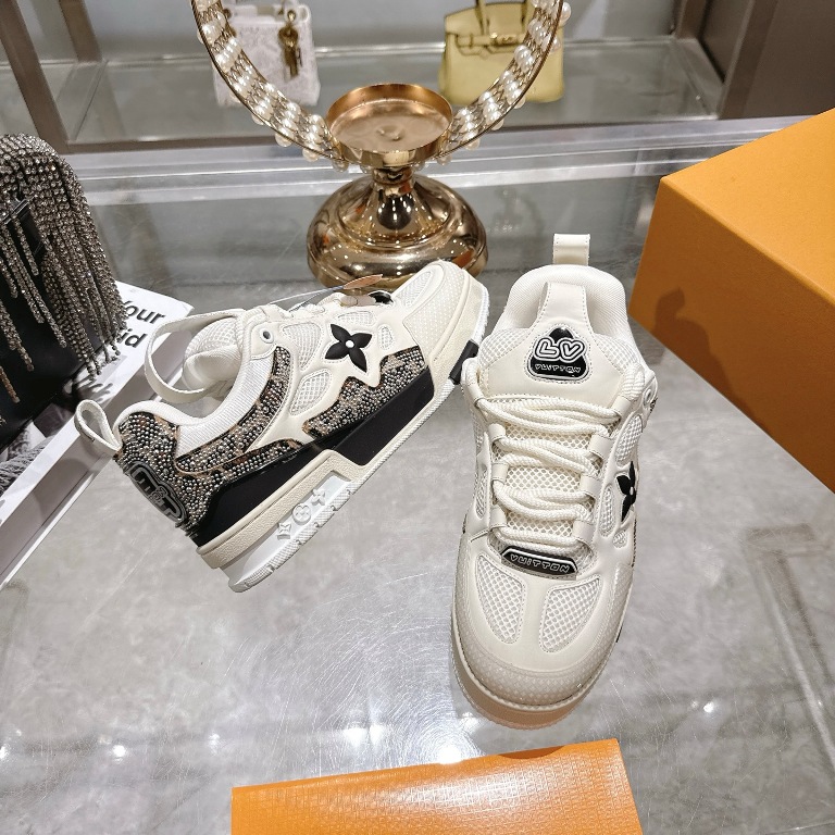 LV Couple Shoes-011