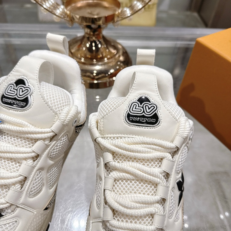 LV Couple Shoes-011