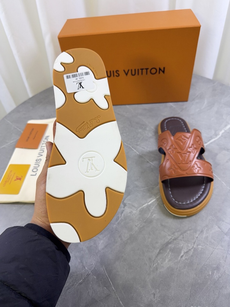 LV Slippers-004