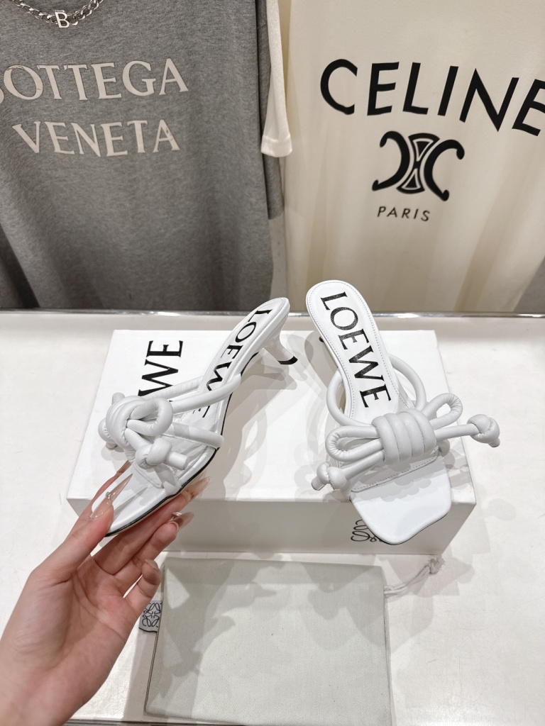 LOEWE Slippers(w)-004