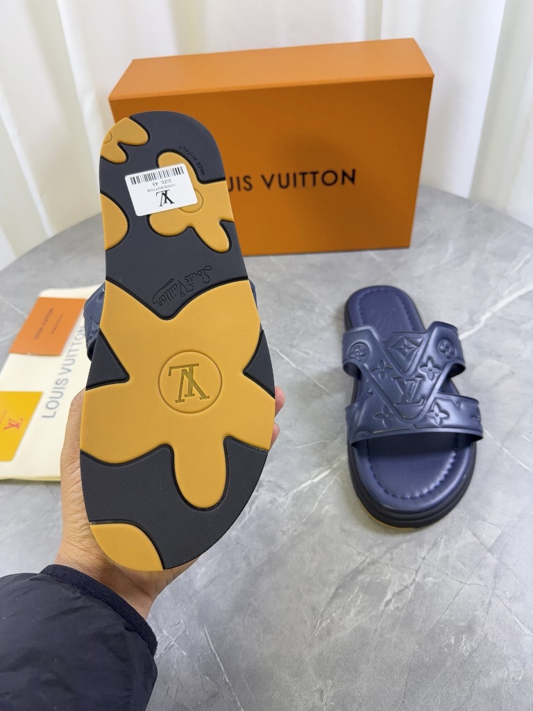 LV Slippers-003