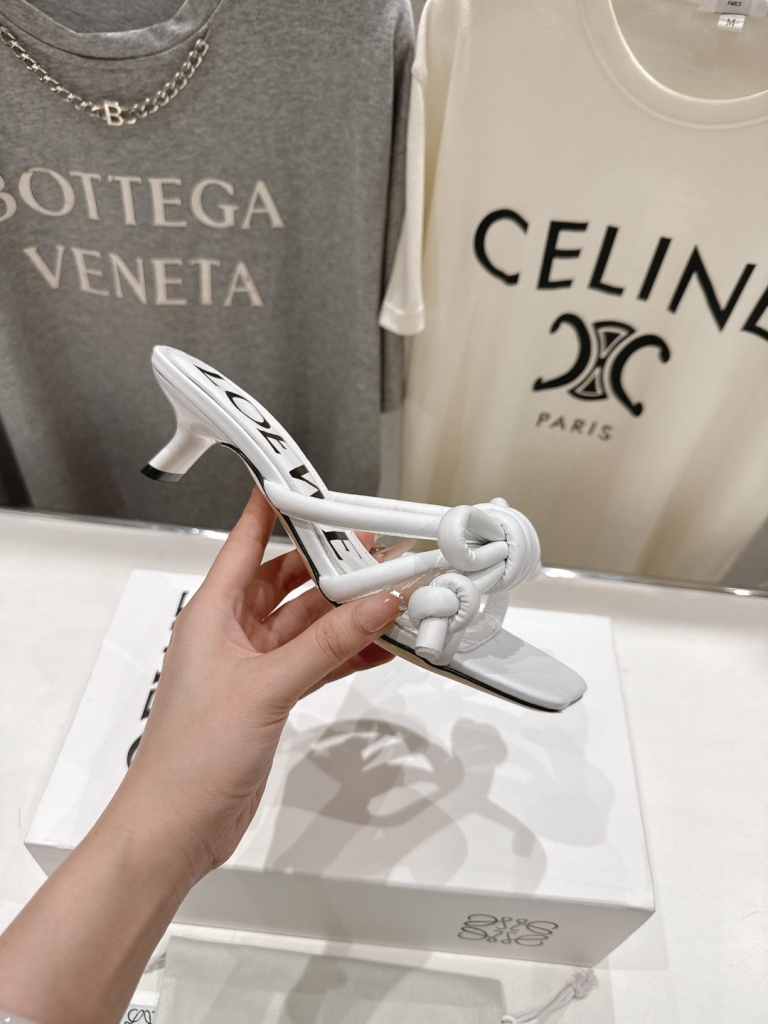 LOEWE Slippers(w)-004