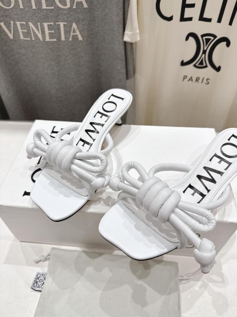 LOEWE Slippers(w)-004