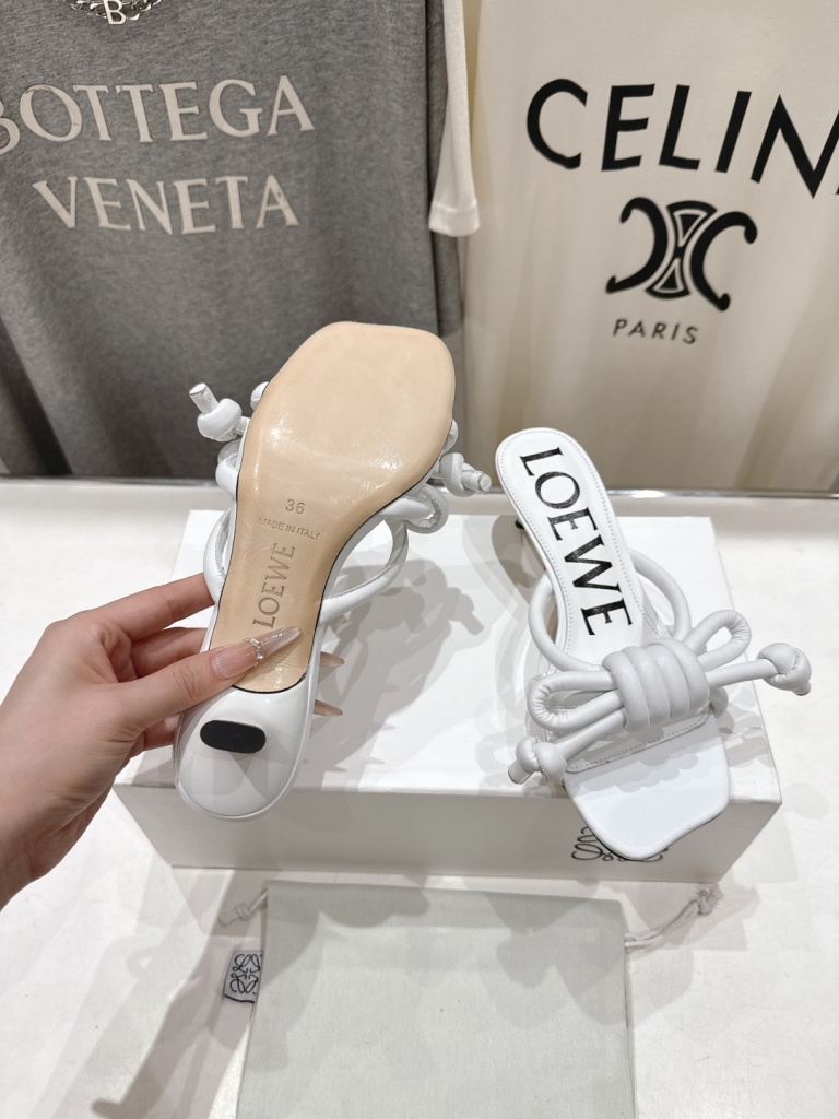 LOEWE Slippers(w)-004