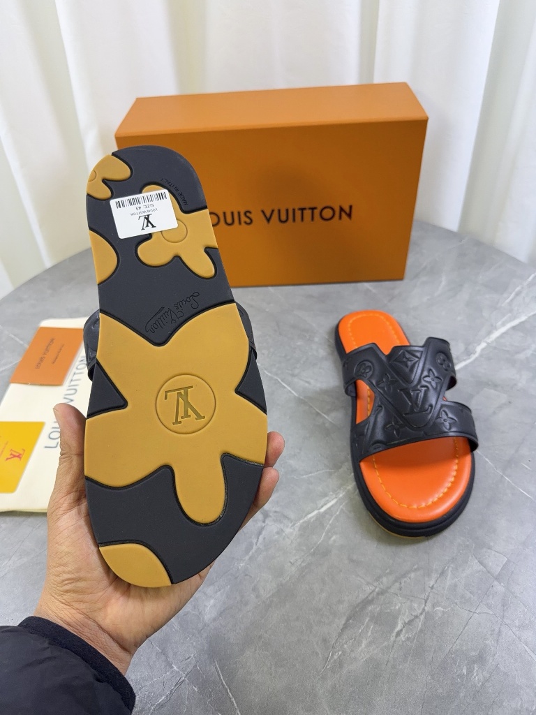 LV Slippers-001