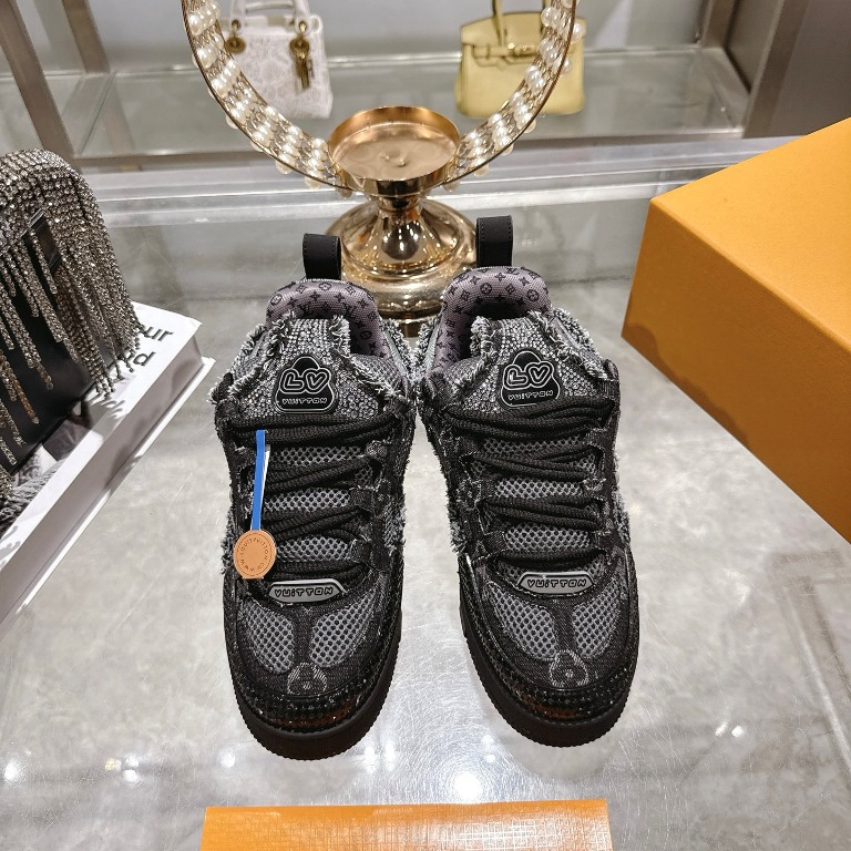 LV Couple Shoes-001