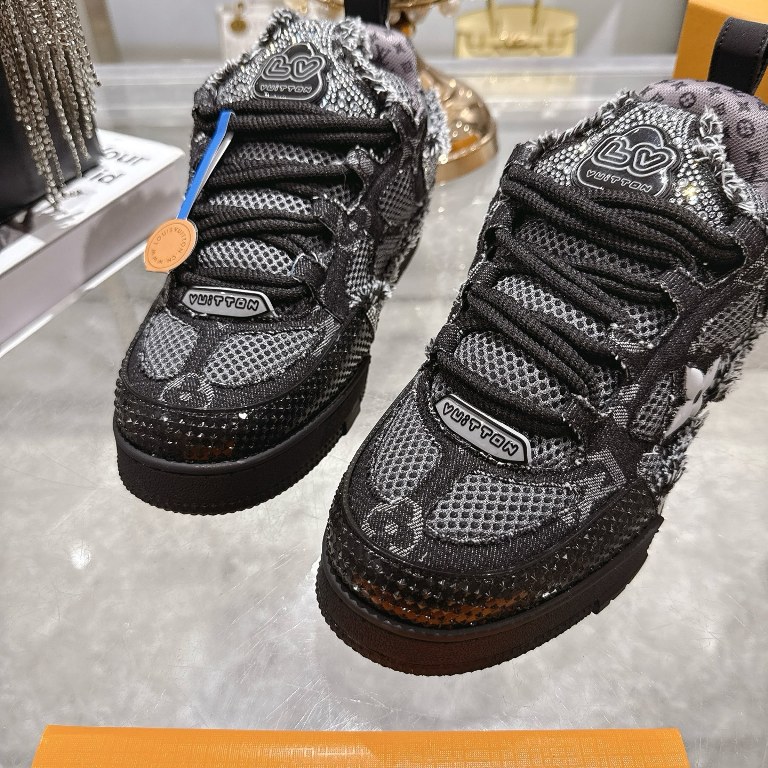 LV Couple Shoes-001