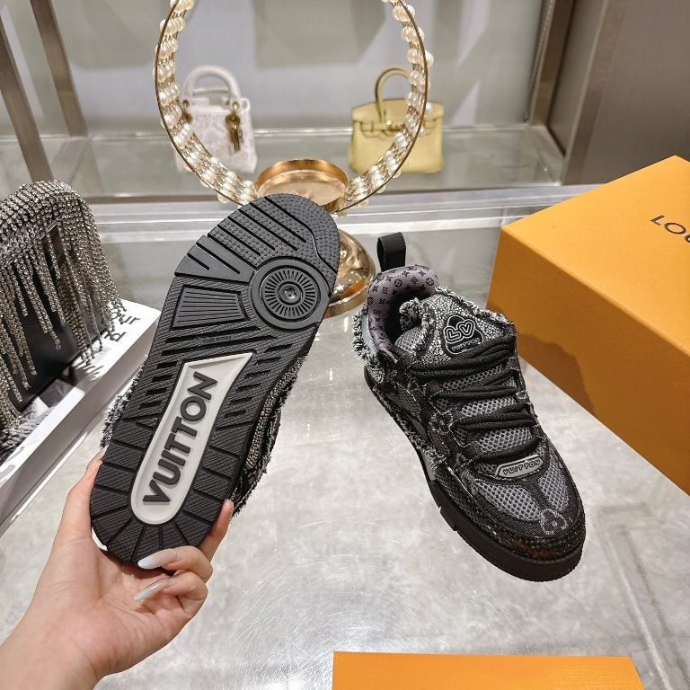 LV Couple Shoes-001