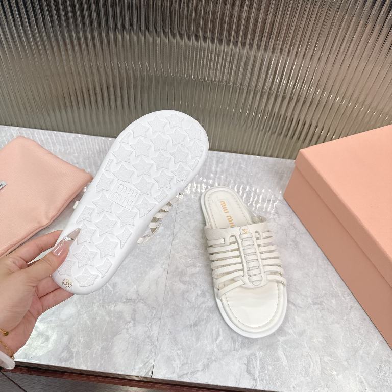 MiuMiu Slippers(w)-005