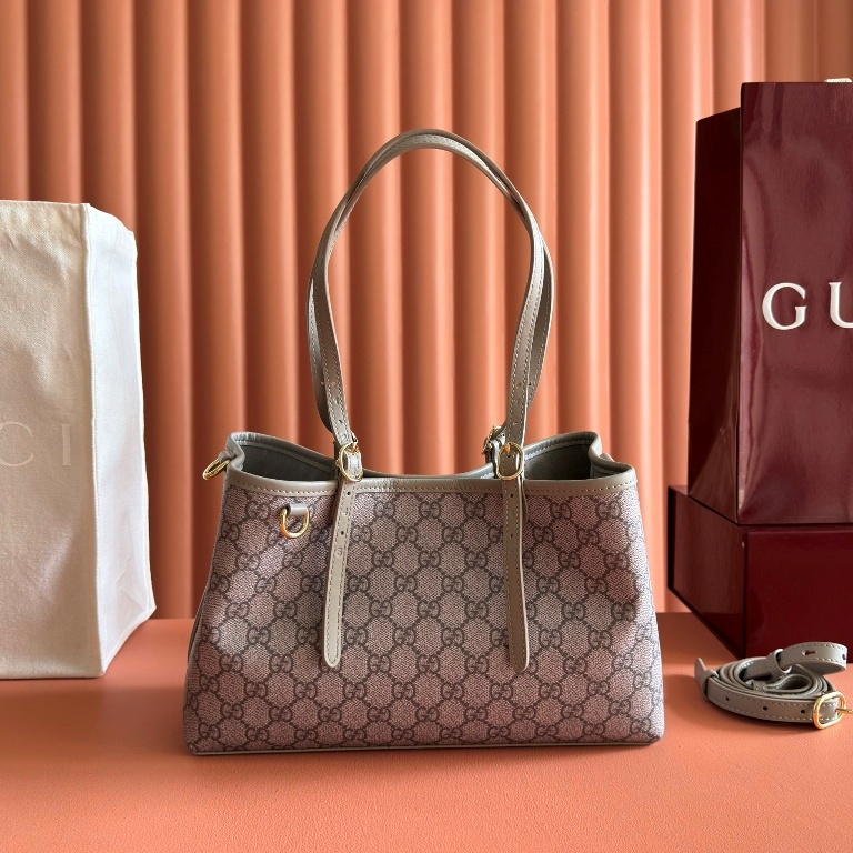 GG Emblem Tote Bag-002