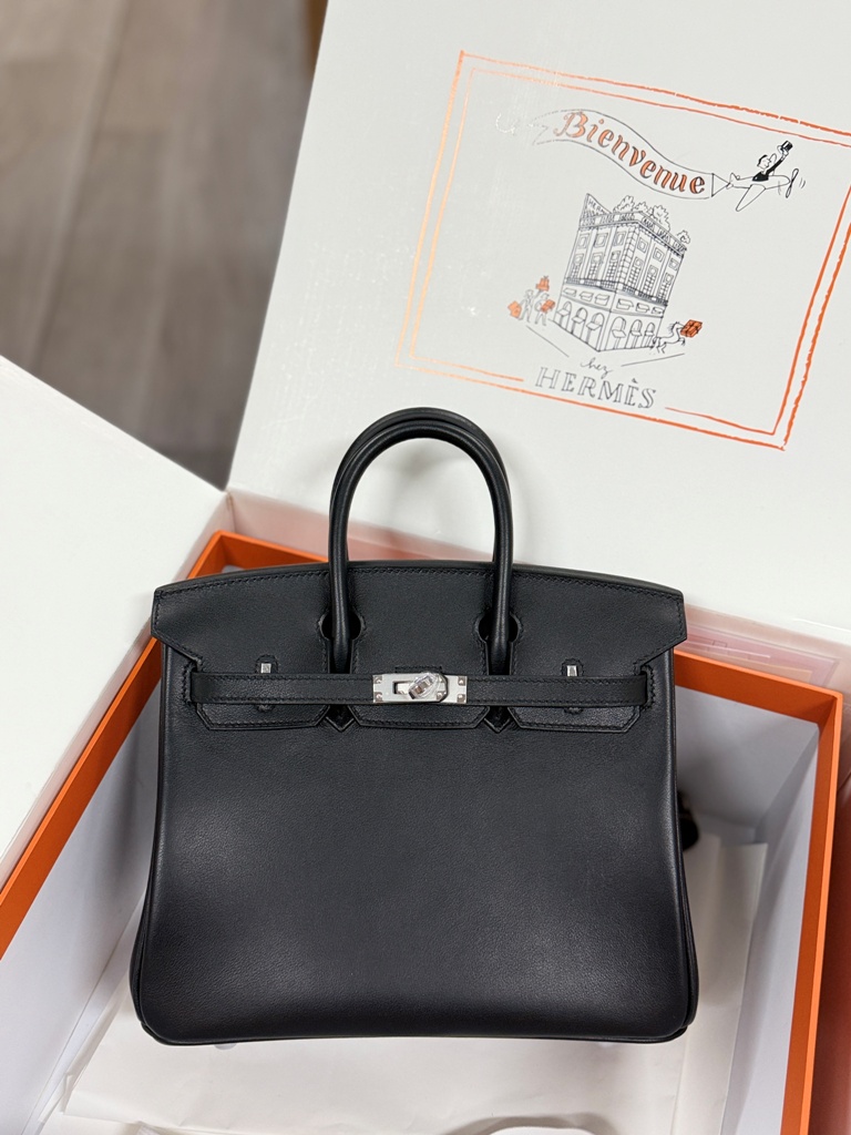 Birkin 25 in Noir Swift Leather-002