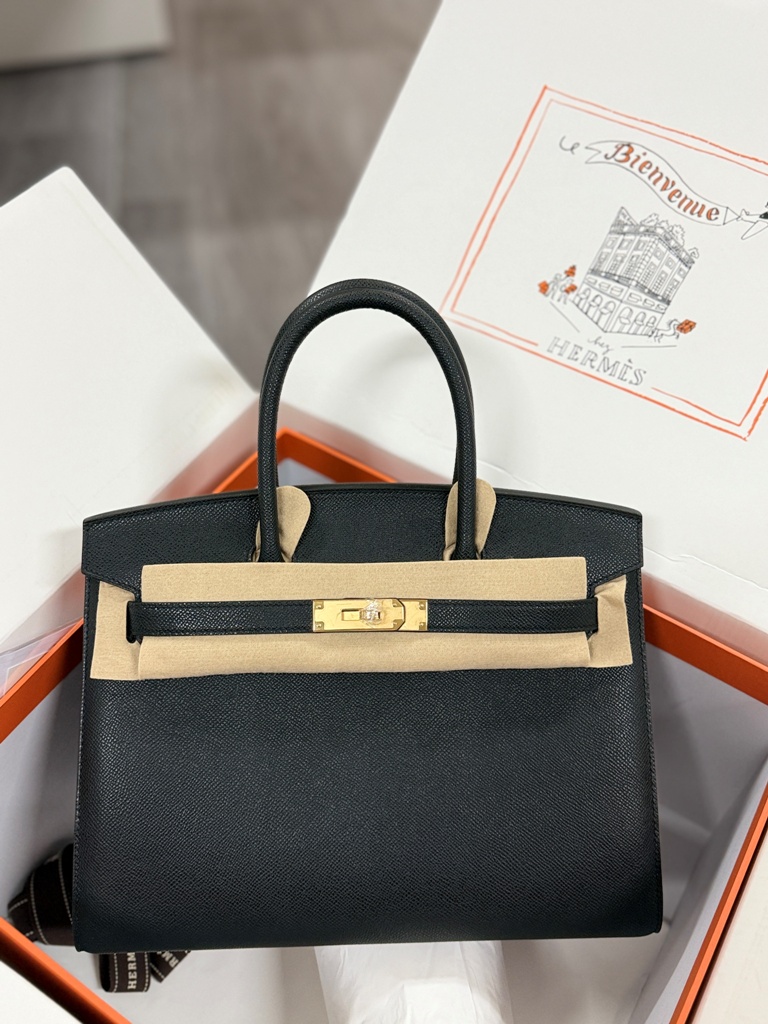 Birkin 30 in Noir Epsom Leather-004