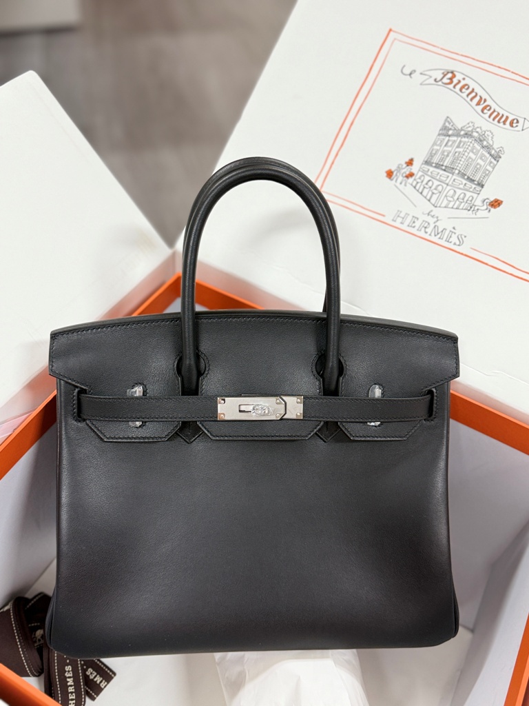 Birkin 30 in Noir Swift Leather-009