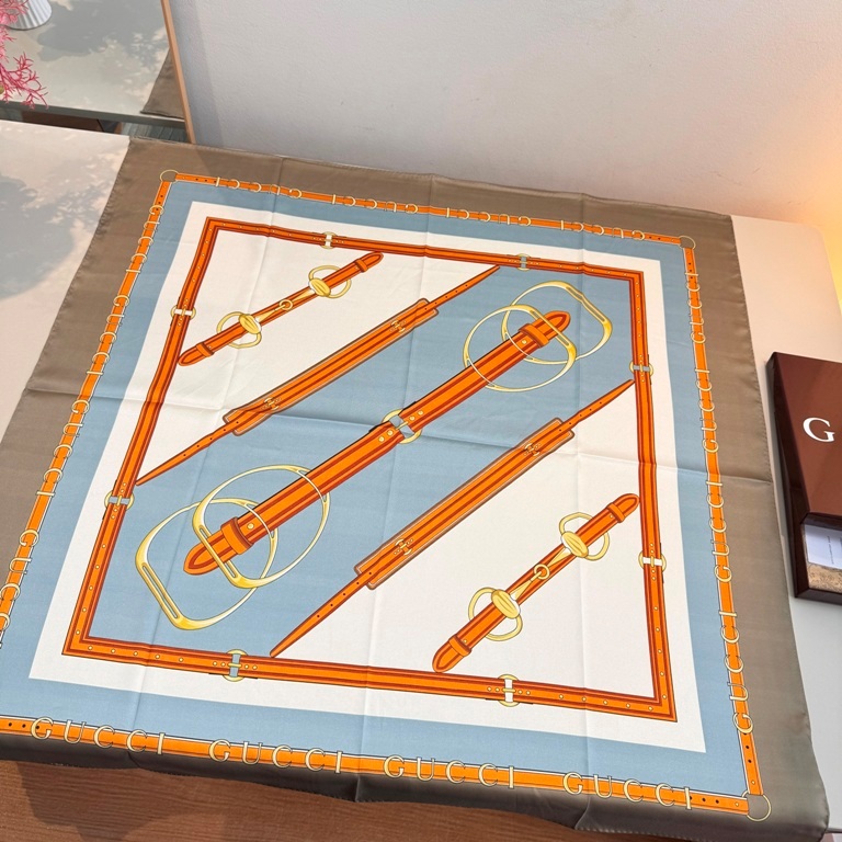 Gucci Single-Sided Silk Scarf-001