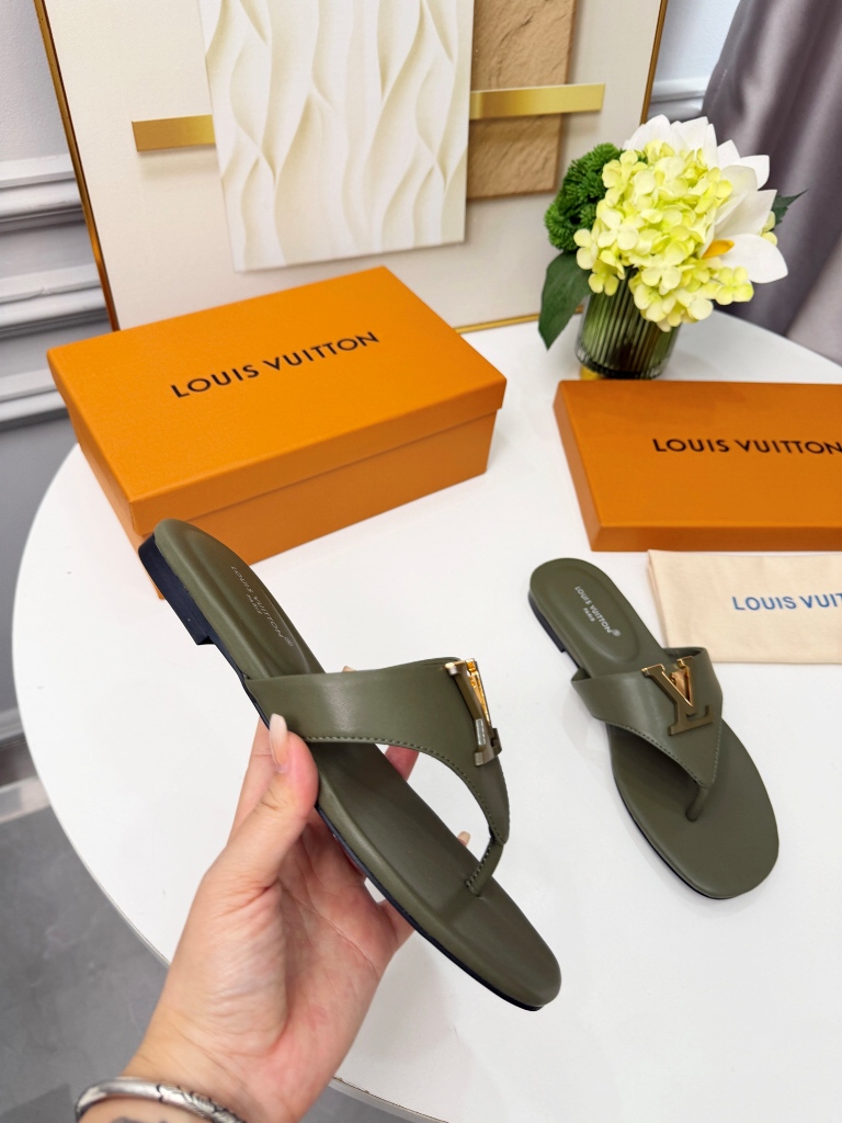LV Slippers(w)-009
