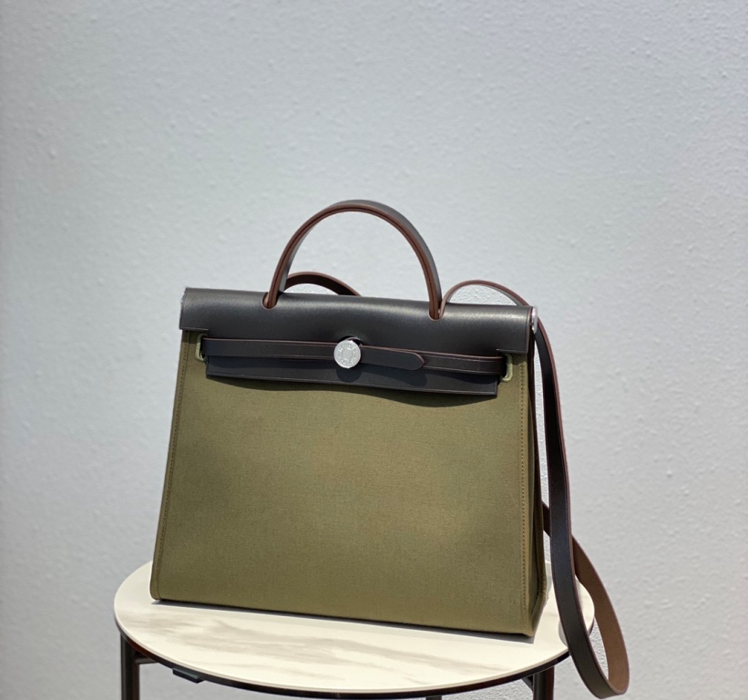 Herbag Zip 31 in Canvas and Vache Hunter Leather(Ink Green)-013